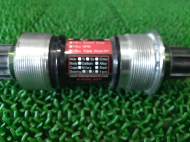 ※右側軸加工されています TOKEN ISIS用BB 68mm