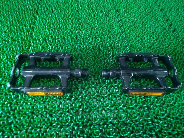 メーカー不明 フラットペダル