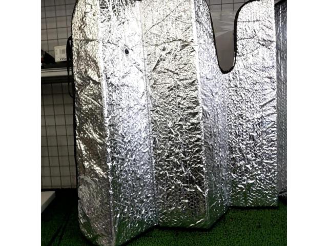 Unknown Manufacturer
Folding sunshade