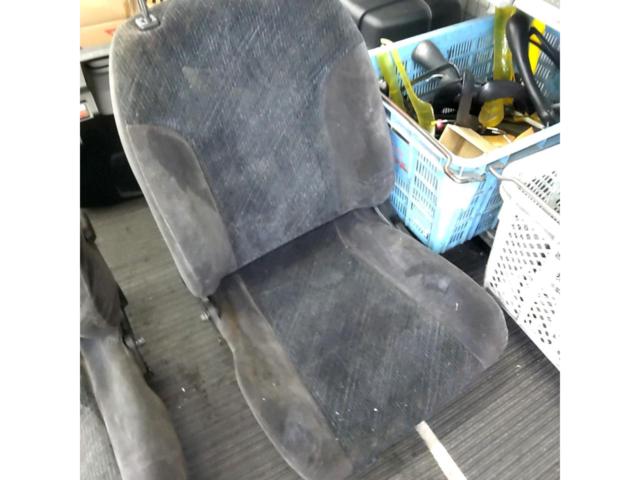 NISSAN スカイライン/HCR32 純正シート