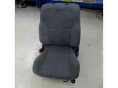 TOYOTA ハイラックスサーフ/185 純正シート 助手席側