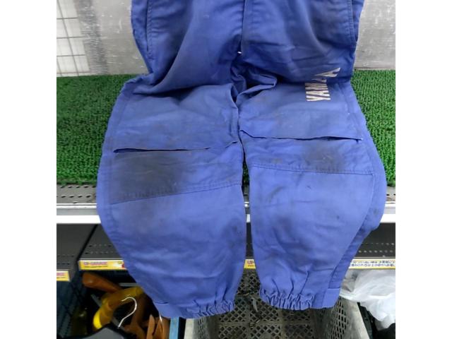 Yamaha mechanic suit (size unknown)
Blue / white