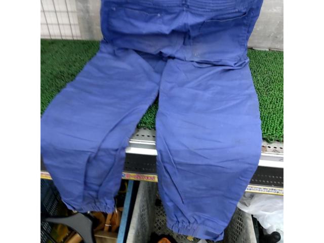 Yamaha mechanic suit (size unknown)
Blue / white
