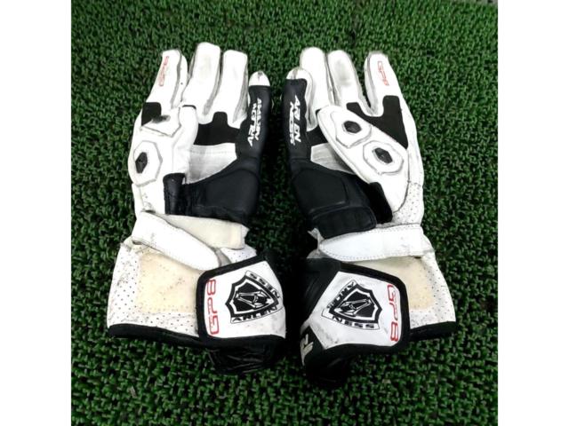 Translation
Size 50
ARLENNESS
GP8
RACING