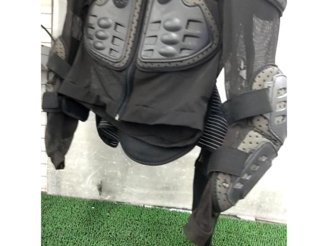 Translation
Size L ROUGH&ROAD Body Protector