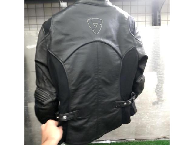 Size 40
rev'it
Leather jacket