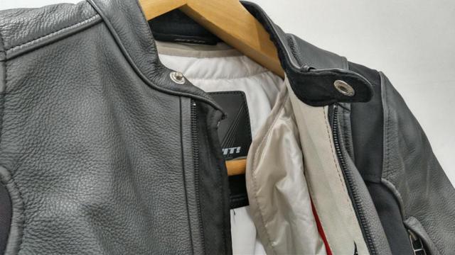 Size 40
rev'it
Leather jacket