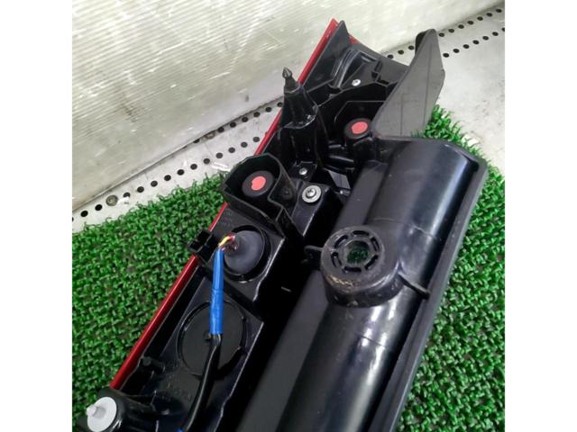 TOYOTA ルーミー/M900A前期 純正テールレンズ