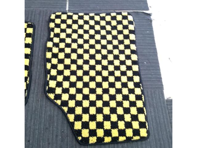メーカー不明 フロアマット イエロー