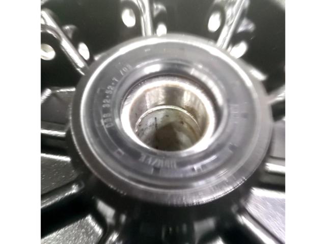 BMW
Genuine front wheel hub
R
nine
T('12-'16)