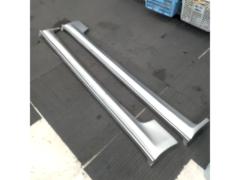 メーカー不明 FRP製サイドステップ 【スカイライン ER34 4Dr】