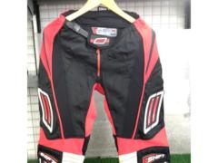 Size 30
(equivalent to S)
SHIFT
Motocross pants