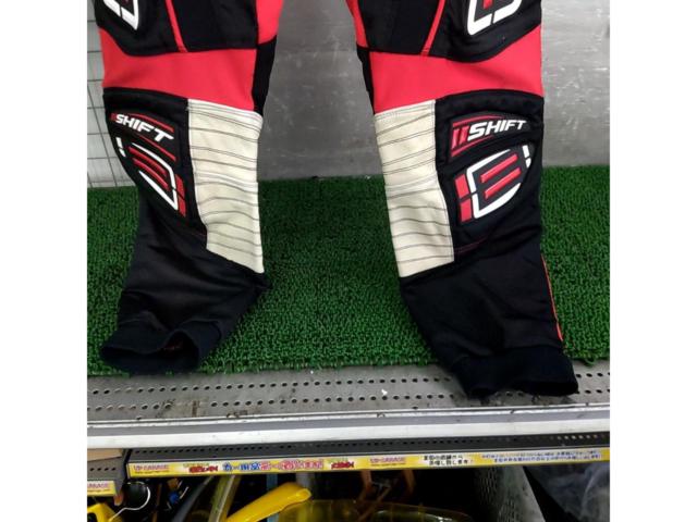 Size 30
(equivalent to S)
SHIFT
Motocross pants