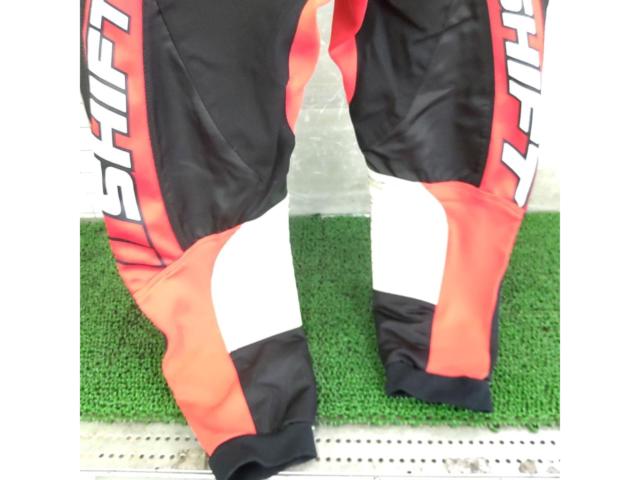 Size 30
(equivalent to S)
SHIFT
Motocross pants