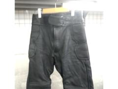 Size M
Unknown Manufacturer
Leather pants