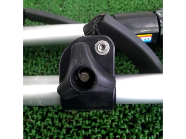TERZO
EA306GA
In-car system carrier base + EA306SB
Surfboard Carrier