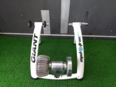 GIANT CYCLOTRON FLUID ST 固定ローラー台