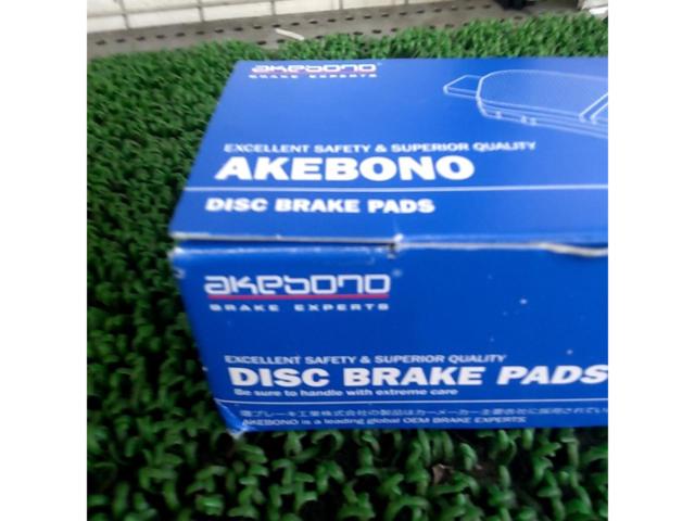 Akebono
Front disc brake pads
AN-634WK
