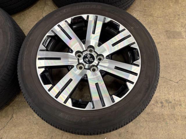 Mitsubishi
Delica D: 5 / CV1W
Medium term
Original wheel
+
YOKOHAMA
GEOLANDAR
SUV
G055