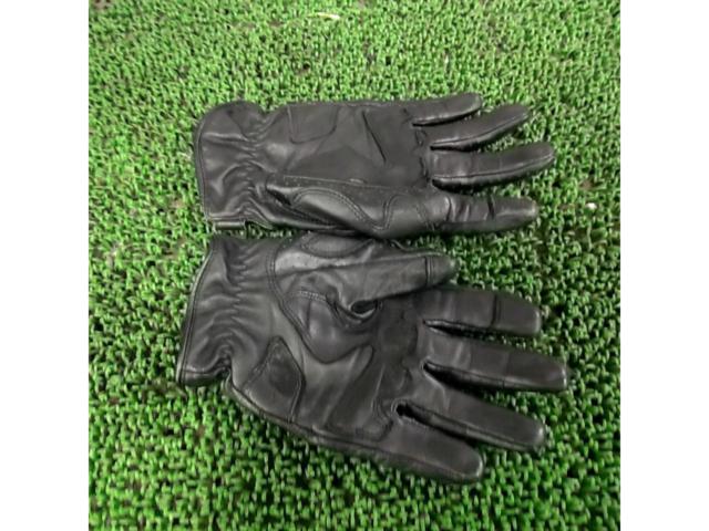 Size L Manufacturer unknown
Leather Gloves