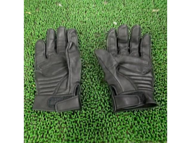 Size LL Manufacturer unknown
Leather Gloves