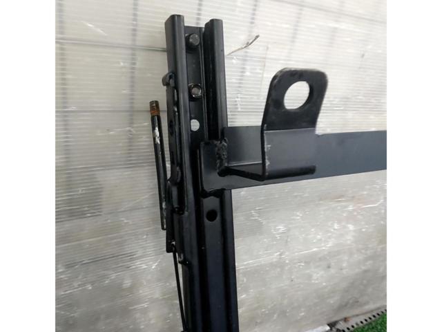Kawai Works
Recaro bottom-mount seat rails
RH Fairlady Z/Z33