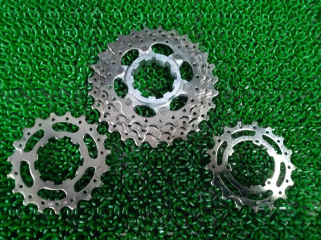 10S SHIMANO 105 CS-5700 12-27T カセットスプロケット