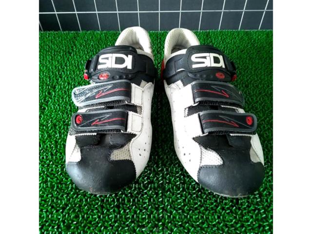サイズ:41 SIDI Genius 5-Fit Carbon 3穴クリート対応ビンディングシューズ ホワイト