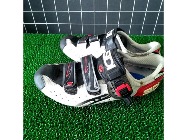 サイズ:41 SIDI Genius 5-Fit Carbon 3穴クリート対応ビンディングシューズ ホワイト