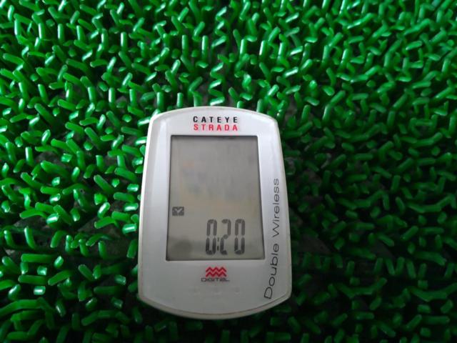 【わけあり現状販売】※スピード&ケイデンスセンサー無し 動作未確認 CATEYE CC-RD400DW STRADA DOUBLE WIRELESS サイクルコンピューター 本体のみ ホワイト