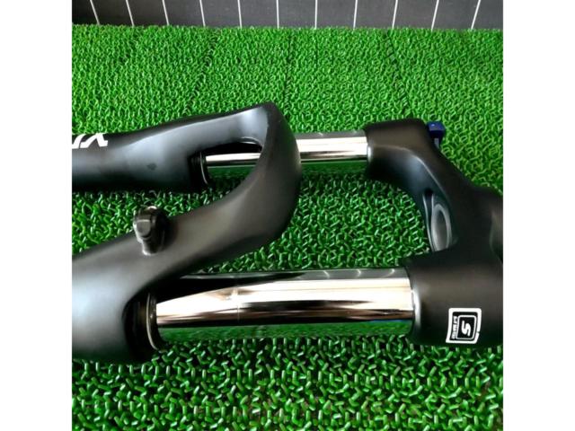 コラム長198/エンド100 SR SUNTOUR XCM サスペンションフォーク