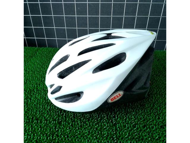 【わけあり現状販売】サイズ:54-61cm BELL SOLAR ヘルメット ホワイト 認定マーク無し