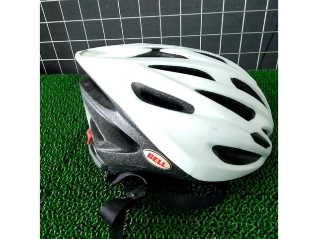 【わけあり現状販売】サイズ:54-61cm BELL SOLAR ヘルメット ホワイト 認定マーク無し