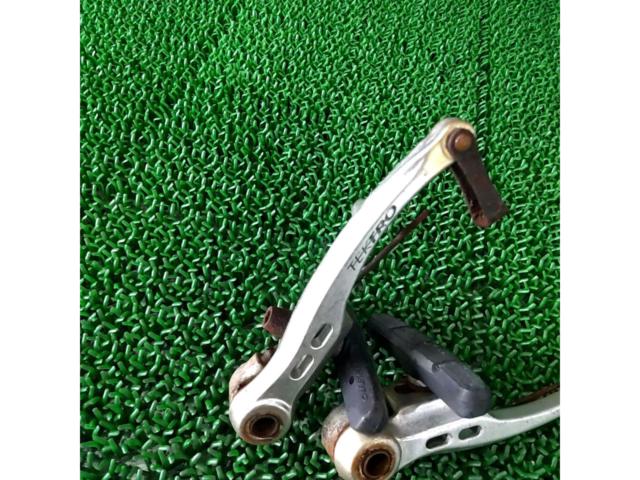 ※固定ボルト無し TEKTRO 847A Vブレーキ シルバー