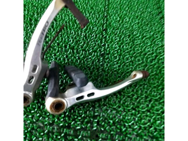 ※固定ボルト無し TEKTRO 847A Vブレーキ シルバー