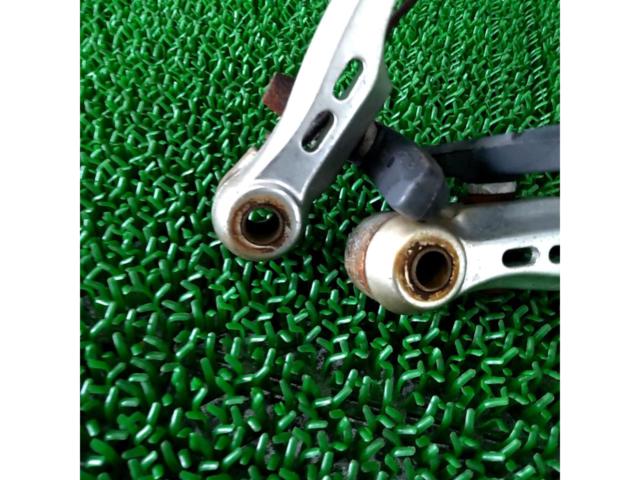 ※固定ボルト無し TEKTRO 847A Vブレーキ シルバー