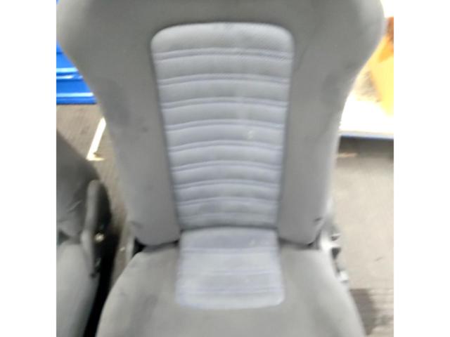 NISSAN
Skyline GT-R / BCNR33
Genuine driver's and passenger's side seats (set)