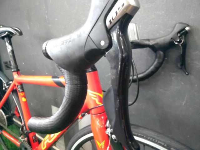 FELT F75 2016年モデル アルミロードバイク 700×23C SHIMANO105 2×11S アルミロードバイク サイズ:51 適正身長:160-175cm