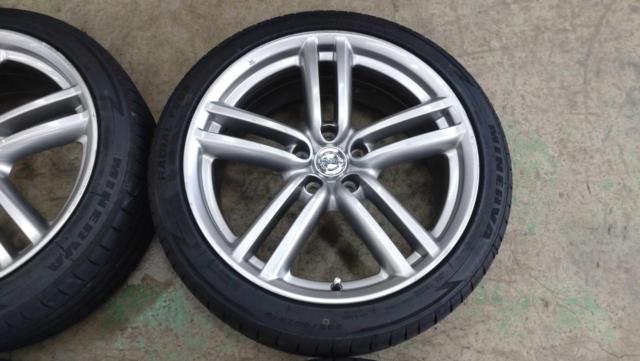 Nissan
Fuga / Y50
Original wheel
+
MINERVA
RADIAL
F205 + MINERVA
RADIAL
F205