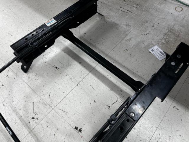 RECARO
Reclining seat rail
(Driver's seat / RH)
Impreza/Levorg/WRX