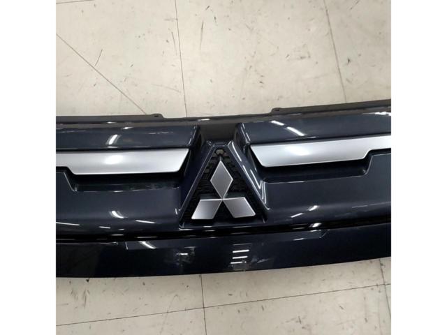 Mitsubishi genuine
Front grille for Delica D:5