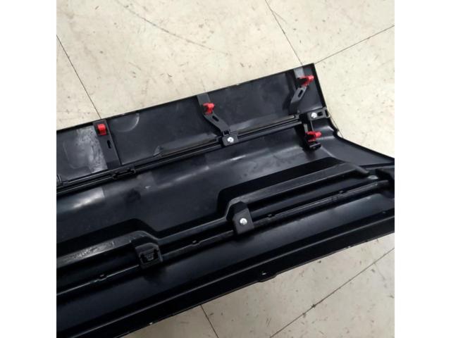 Mitsubishi genuine
Front grille for Delica D:5