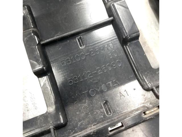 トヨタ ハイエース200/4型ナロー純正フロントグリル