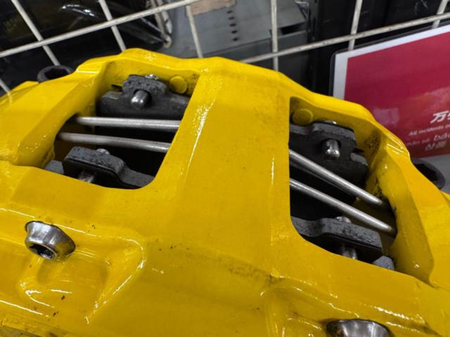A must-see!!
ARMA
ULTIMATE
STOP
Brake caliper set
Stop right there and take a look!!