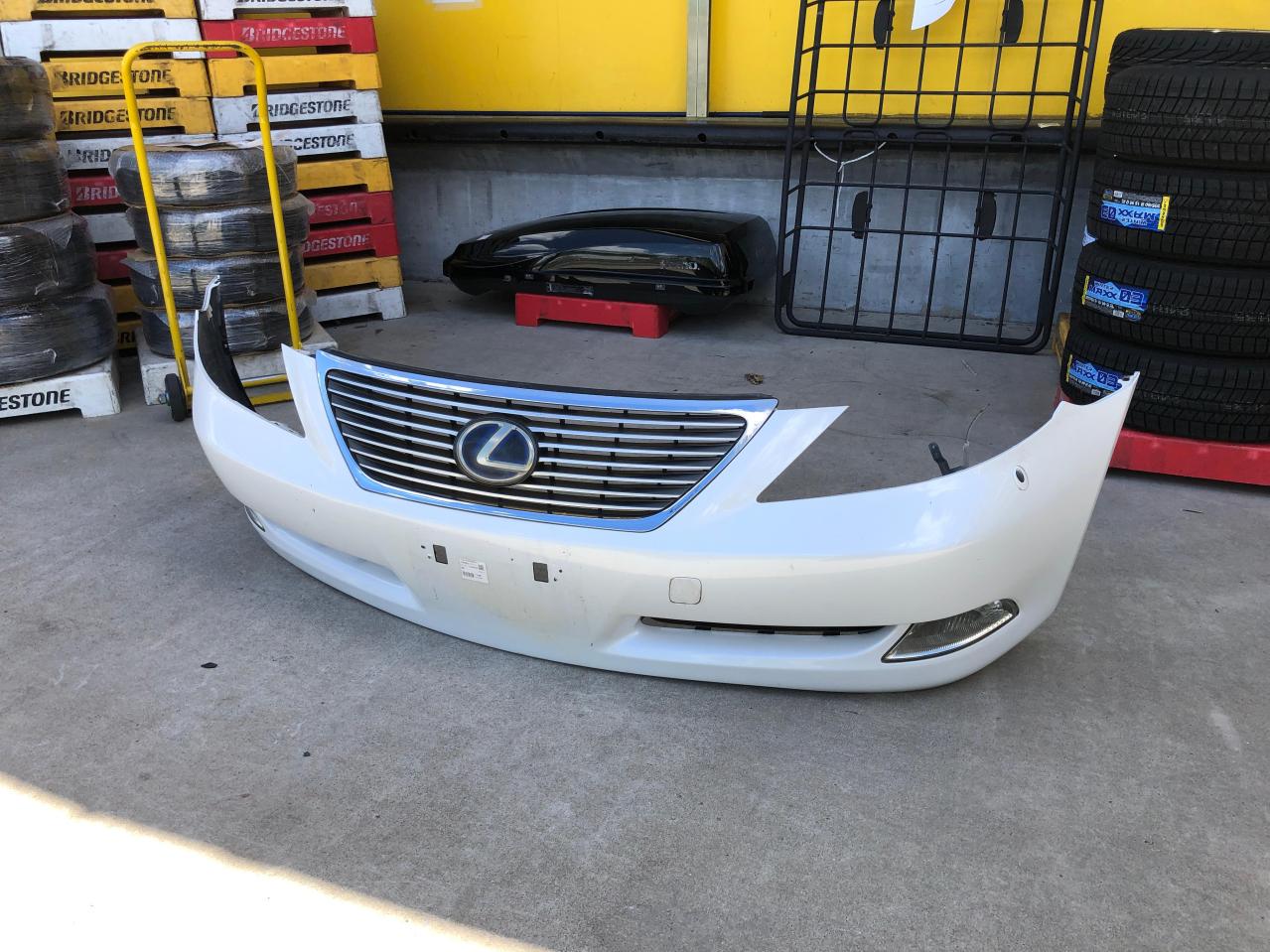 Genuine LEXUS front bumper for LS460/early model