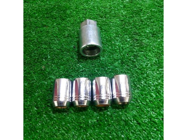 MITSUBISHI genuine
McGard lock nut set