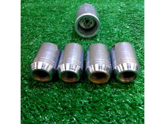 MITSUBISHI genuine
McGard lock nut set