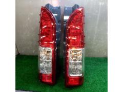 トヨタ純正 純正テールレンズ ハイエース/200系 4型以降