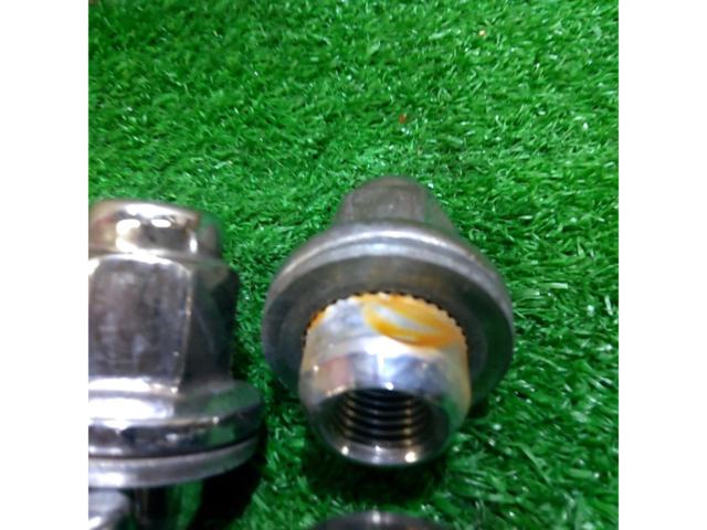 Toyota genuine flat seat nut
M14 × P1.5
20-piece set