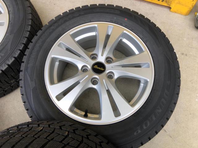 DUNLOP
REVERLINE
+
DUNLOP
WINTERMAXX
WM02
New Japanese-made studless tire set